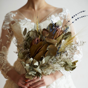 ドレスにあわせたブーケもあなただけのオリジナルで|ノートルダム八戸/FIVESTAR WEDDINGの写真(14884987)