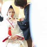 最後のお仕上げはご新婦様にとって大切な方にお願いしてみてはいかがでしょうか?
