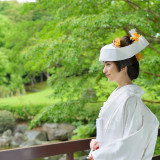 スタイリストがご新婦様にぴったりの運命の一着をご提案させいただきます