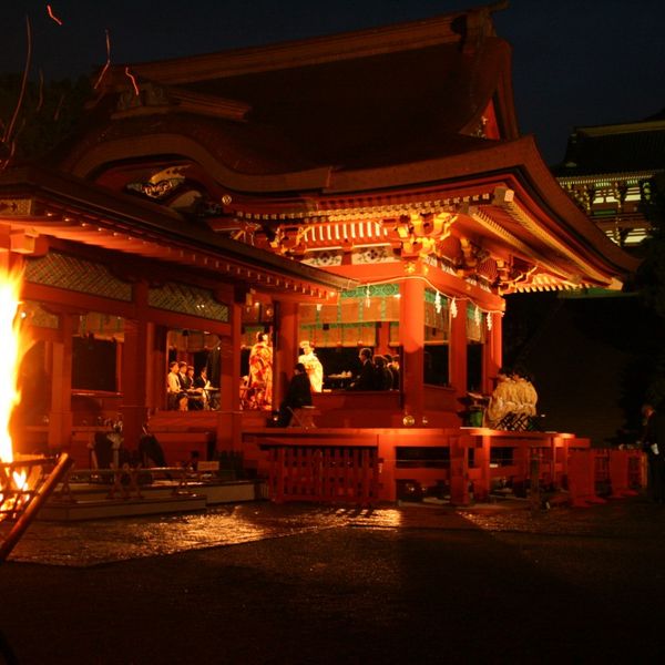古都鎌倉を象徴する鶴岡八幡宮の神前式 黄昏時の「幸あかり」挙式でより特別な時間に|KOTOWA 鎌倉 鶴ヶ岡会館（コトワ 鎌倉 鶴ヶ岡会館）の写真(565498)