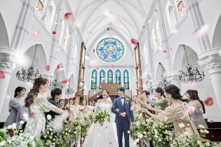 白亜の大聖堂で誓う挙式|アルカンシエル luxe mariage 大阪（アルカンシエルグループ）の写真(44207835)