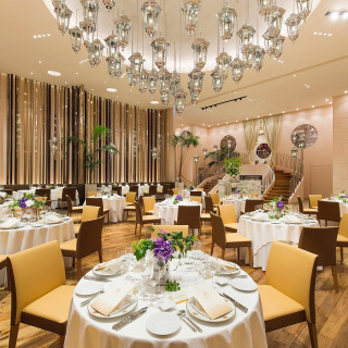 【8月限定特典】挙式料or会場使用料半額プレゼント