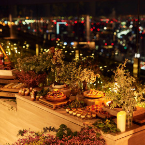 夜景でのラグジュアリーな雰囲気で、とても人気があります。|アンダーズ 東京（Andaz Tokyo）の写真(6857922)