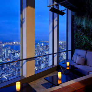 夜景を一望できる『Rooftop Bar』上質な時間が流れるラグジュアリー|アンダーズ 東京（Andaz Tokyo）の写真(4004969)