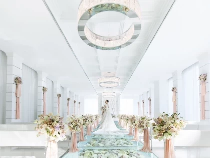 All for
Thank you
「ありがとう」であふれる結婚式