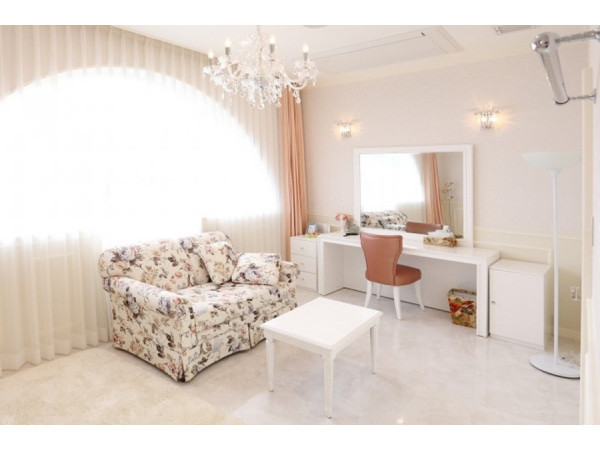 L'AUBE（ローブ）