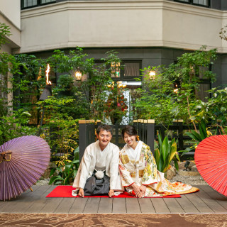 和装も似合う緑溢れる中庭で自由に撮影も