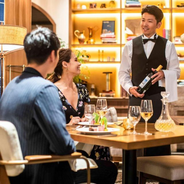 ソムリエがいるからドリンクもお任せ