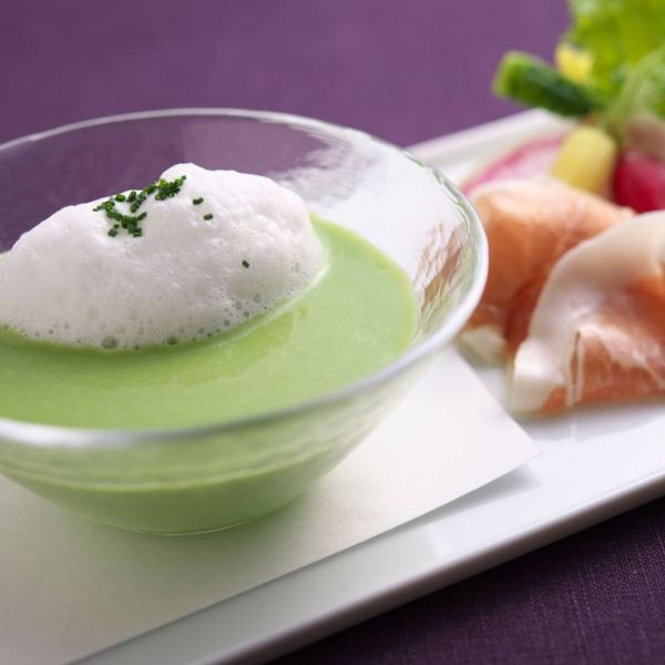 京都産うすい豆の冷製スープ 春野菜のクリュディテ|ザ・リッツ・カールトン京都の写真(790212)