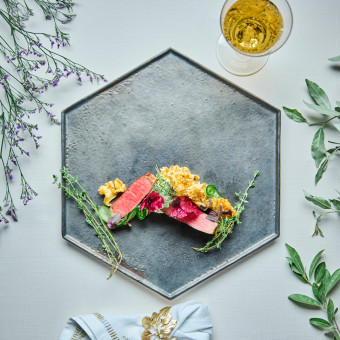結婚式当日のお料理はテイストをお選びいただけます。和テイスト、洋テイストをお好みで。