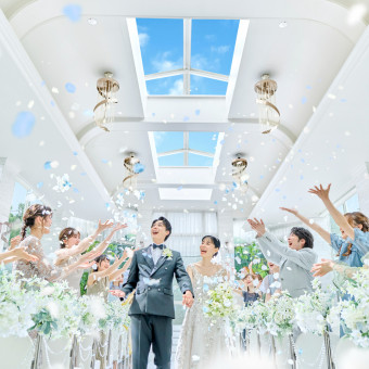 光溢れる空間で、特別な一日を。自然体で過ごす結婚式を。