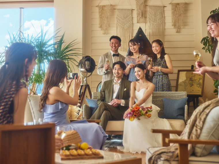 景色の美しいゲストハウスで、ゲストとともに優雅なひと時を