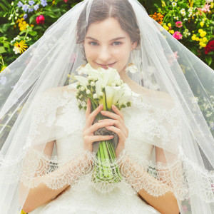 専属コーディネーターが会場の雰囲気と花嫁にあうドレスをご提案