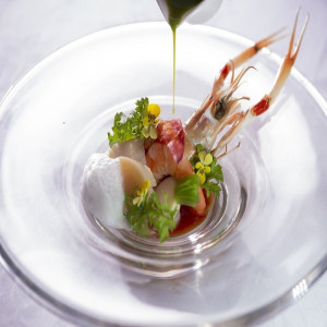 一皿一皿で魅せる料理。
お料理が運ばれてくるタイミングも大切なおもてなしのひとつ。|みなとみらい sea＆terrace ～DANZERO～の写真(2721442)