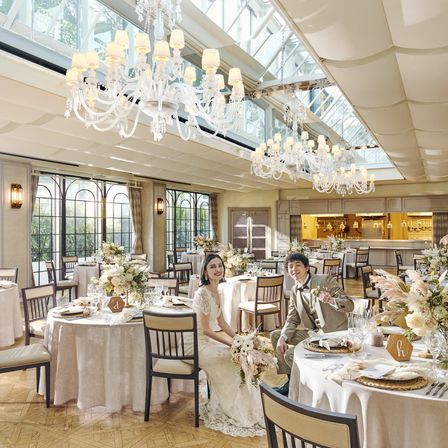 天窓から降り注ぐ自然光が印象的な「ラトリエ サンティール」|ニーズ神宮前 by T&G WEDDING(旧 アルモニーソルーナ表参道)の写真(20579713)