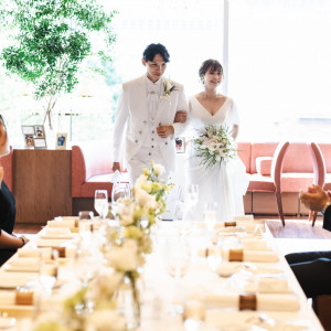 緊張の入場シーン|レストランMINAMI（レストランミナミ）/ひらまつウエディングの写真(50984291)