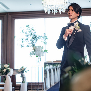 ご新郎も主役となる1枚|レストランMINAMI（レストランミナミ）/ひらまつウエディングの写真(50971828)