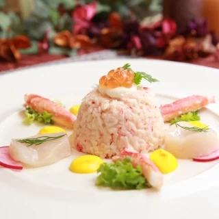 蟹・帆立・イクラ海の幸をふんだんに使った、食べ応えのある一品