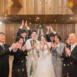 本当に大切な方々のみを招待して少人数での結婚式がおすすめです！！