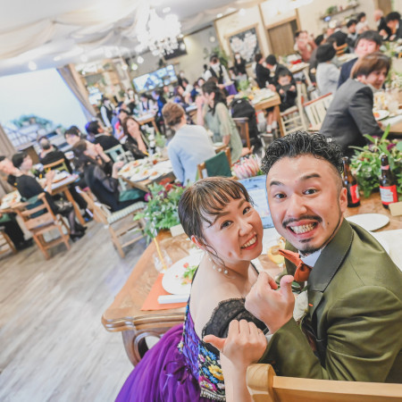 お二人からゲストの表情がよく見える会場