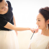 プロのブライダルスタイリストがヘアからメイクまで専属でサポートします!!