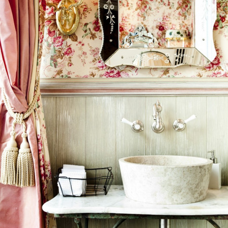 南仏の伝統的な店づくり。女性に一番人気がここ！！