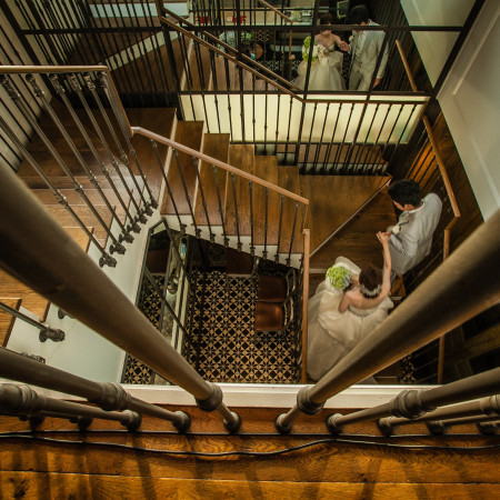 Benoitでの入場は螺旋階段から。心躍る瞬間です。