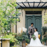 落ち着いたナチュラルなガーデン 堅苦しくない大人らしい落ち着いた結婚式が叶う
