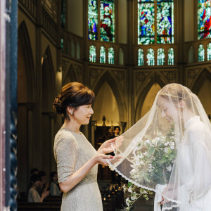 「子育ての完了」を意味する感動的なベールダウン|ハートコート横浜の写真(55488187)