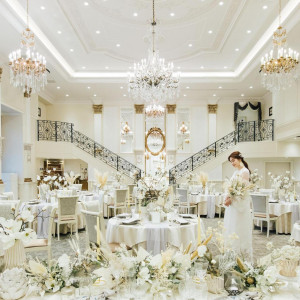 白亜の邸宅「ケルムスコットマナー」。プリンセス気分を味わう優雅なひととき|ハートコート横浜の写真(55904603)