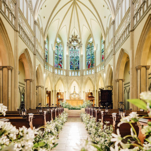 天井高13メートルの大聖堂。特別な挙式の時間を創造します。|ハートコート横浜の写真(55488186)