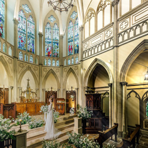 本物の大聖堂から差し込む柔らかい光で祝福の時間を|ハートコート横浜の写真(55544036)