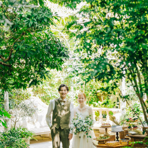 まるで、外国映画のような結婚式が叶う。新横浜駅近とは感じさせない広さのガーデン併設。|ハートコート横浜の写真(55545852)