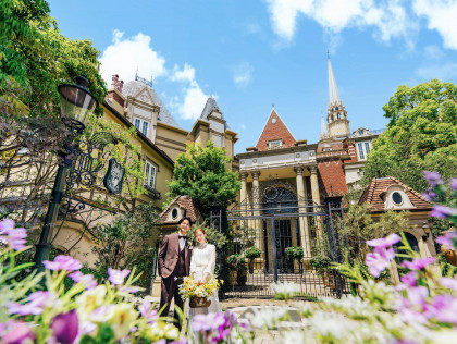 おふたりの
結婚式をお祝いするために
ひとつの美しい村を作りました。