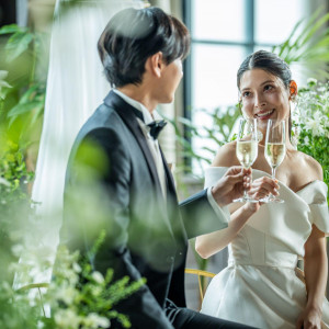 ふりそそぐ陽光もふたりを祝福しているよう|EXEX SUITES（エグゼクス・スウィーツ）の写真(56875635)