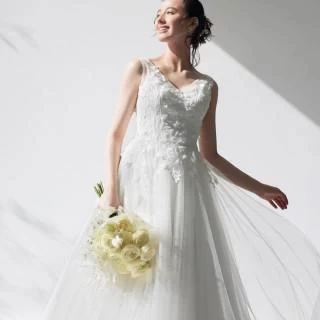 【1件目のご来店限定】ドレス5万円プレゼント！