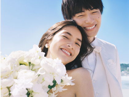 「ラブに、ラフを。」
本当にたいせつな人たちと
ゆったり贅沢に過ごす結婚式