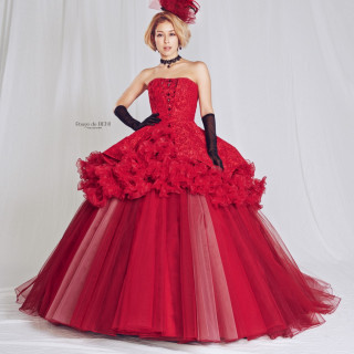 カクテルドレスも約120着はご用意しております！！