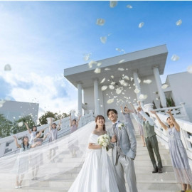 白亜のチャペル×ドレス見学｜憧れ挙式体験◆衣装3着*最大150万円特典