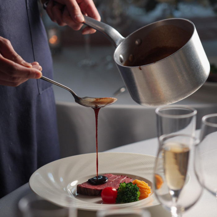 細部までこだわりお食事をご提供します！