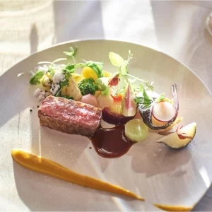 シェフ監修*とろける豪華和牛試食付★最大130万円優待×最新演出