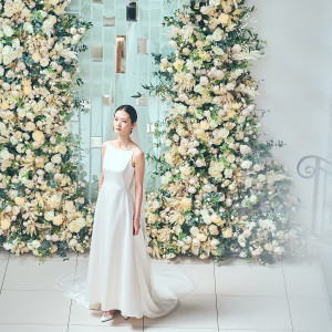 【素材にも注目】ウエディングドレスは、素材の質にも注目しましょう。上質な素材を使ったドレスなら、デザインが派手でなくても、上品かつエレガントで印象深い美しさがあります。|ル・センティフォーリア大阪（クラウディアホールディングスグループ）の写真(55198965)