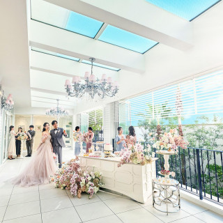 バンケットとテラスを開放して自由なパーティスタイルを楽しめる