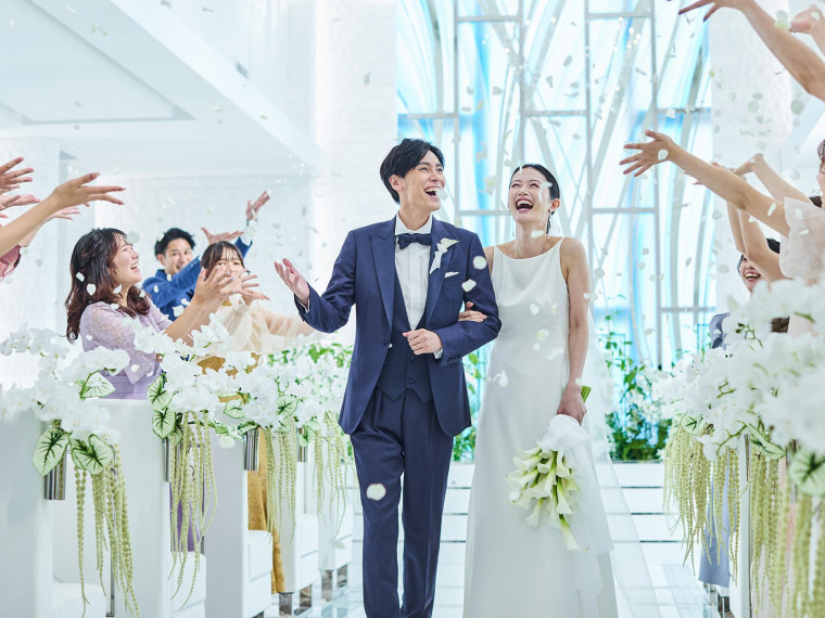 「感動するサービスは、 人の手によってつくられる」