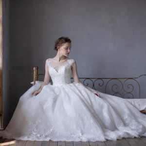 真っ白なウェディングドレスは新婦様にとってとても重要なもの。運命の1着で特別な1日をお過ごしください。|FORTUNE IN THE TERRACE（フォーチュン イン ザ テラス）の写真(12862550)