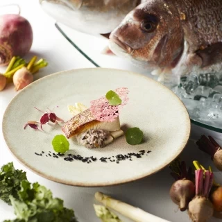 ”こだわりは素材選びから”市場で新鮮な野菜や魚介を選び、1番おいしい調理法で