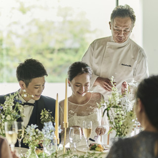 オープンキッチンだからこそ叶う、五感で愉しむこだわりの料理演出！
