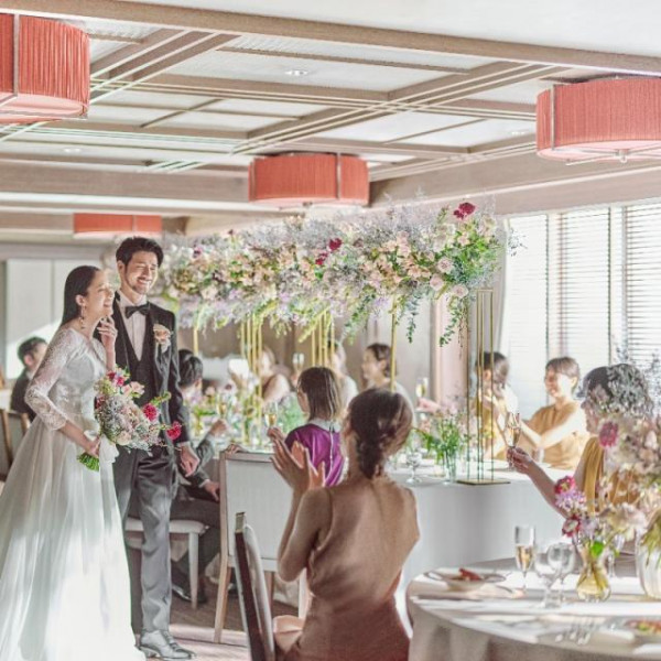 家族婚、親族婚、友人をお呼びして親しい方々と和やかに過ごせることが叶えられる！ゆったりとした時間を