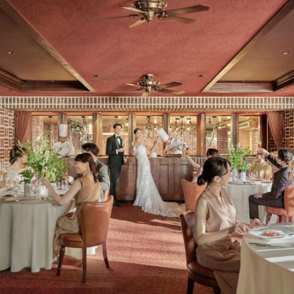 【駅すぐ×全天候型×フロア貸切】人気エリアの万代に佇むゲスト満足度1位受賞の式場