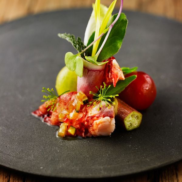 見た目鮮やかなお料理。旬の海鮮物×新鮮なお野菜がとても美味しい一品！|FORTUNE IN THE TERRACE（フォーチュン イン ザ テラス）の写真(1481587)